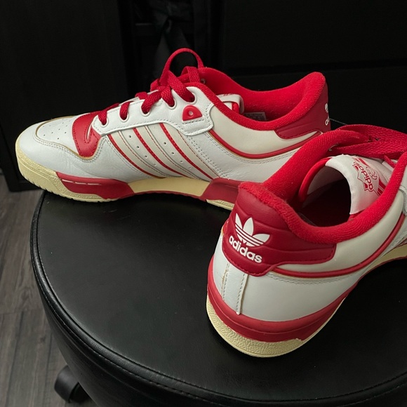 ADIDAS Rivalry Red Lows Men’s size Us 7.5! - Picture 4 of 6